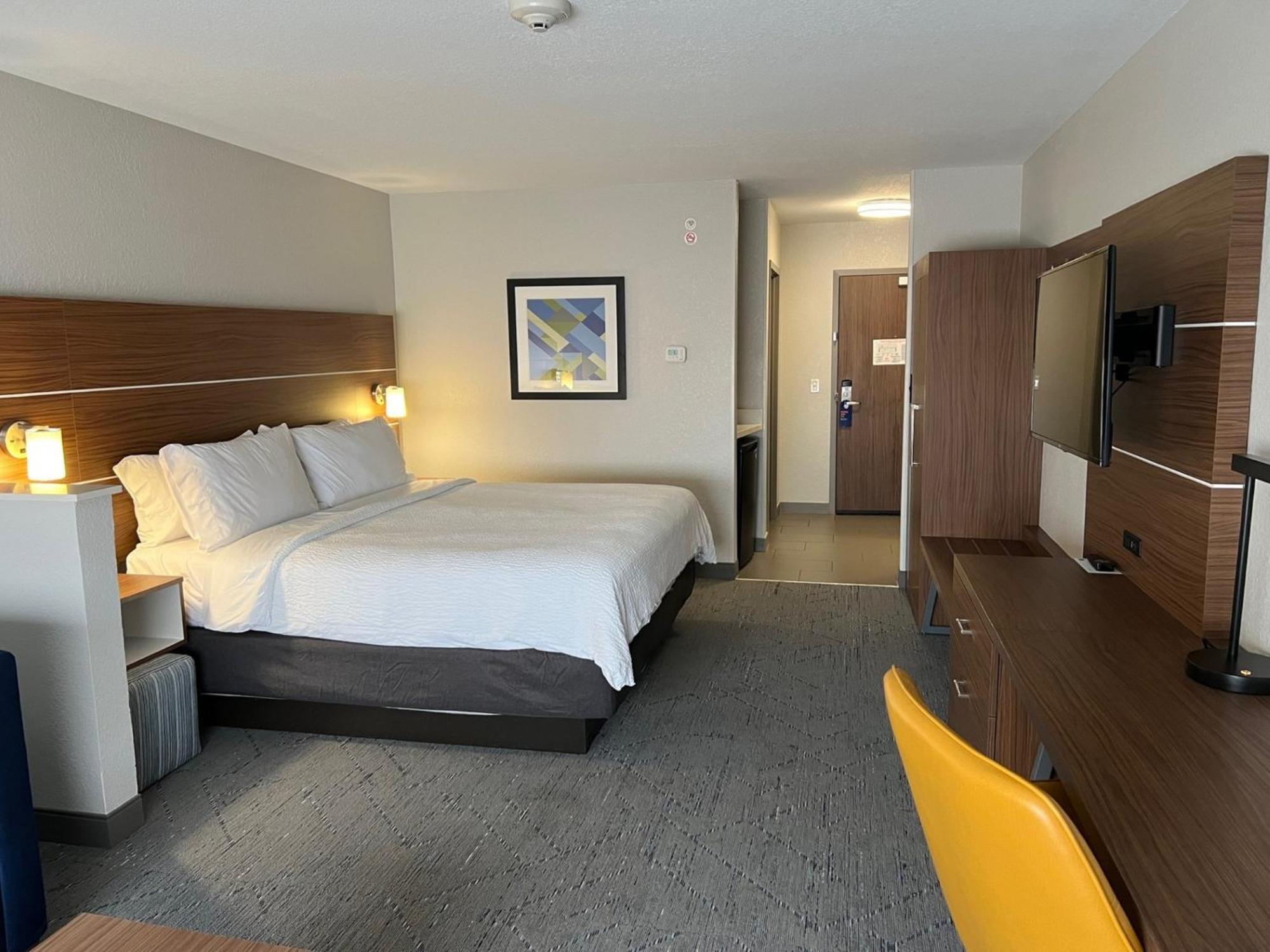 Holiday Inn Express & Suites Moore By Ihg Exterior foto